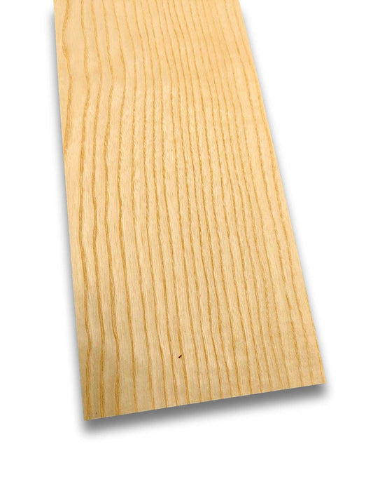 Essen houtfineer 100 x 12 cm met natuurlijke nerfstructuur, ideaal voor meubelbekleding of restauratieprojecten.