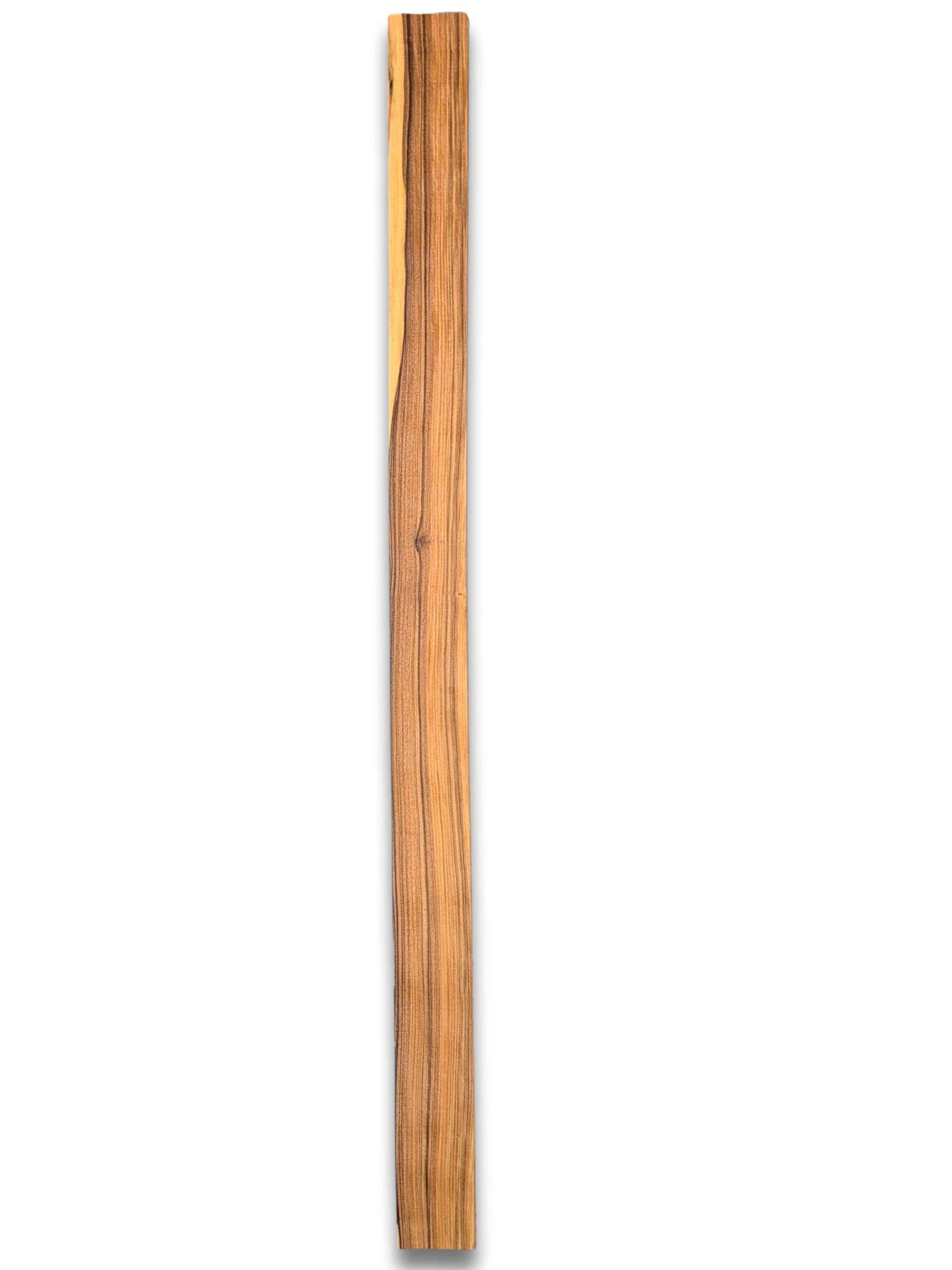 Onbehandeld Santos Palissander fineervel 150x10 cm met unieke nerfstructuur, perfect voor renovatie of decoratieve afwerking van panelen.