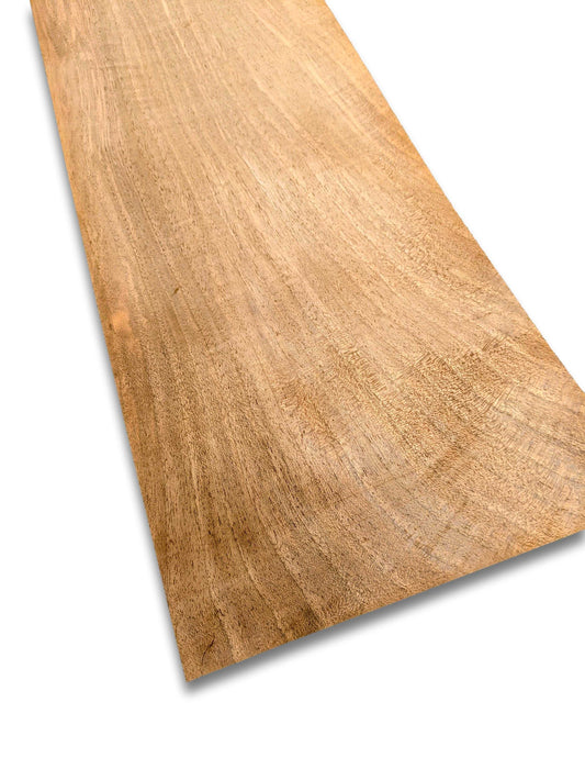 Los vel walnoot houtfineer 150 x 40 cm, naturel en onbehandeld. Geschikt voor meubelbekleding, restauratie of marqueterie.