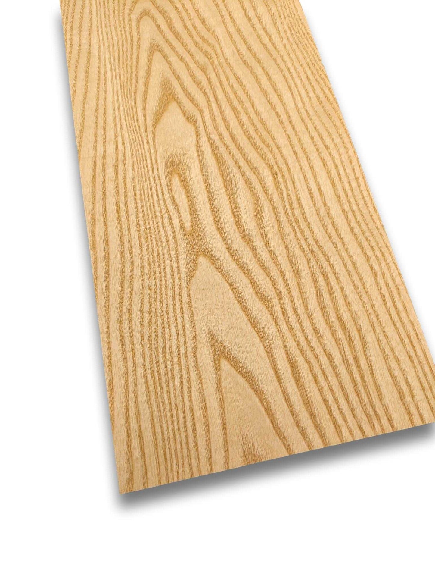 Essen houtfineer 185x17 cm met natuurlijke nerfstructuur, ideaal voor meubelbekleding en restauratieprojecten.