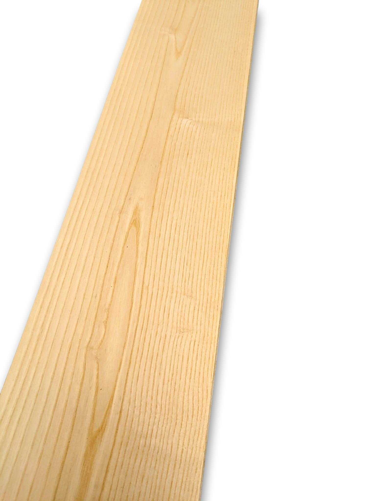 Los vel essen fineer naturel en onbehandeld, geschikt voor marqueterie of creatieve houtbewerkingstoepassingen.