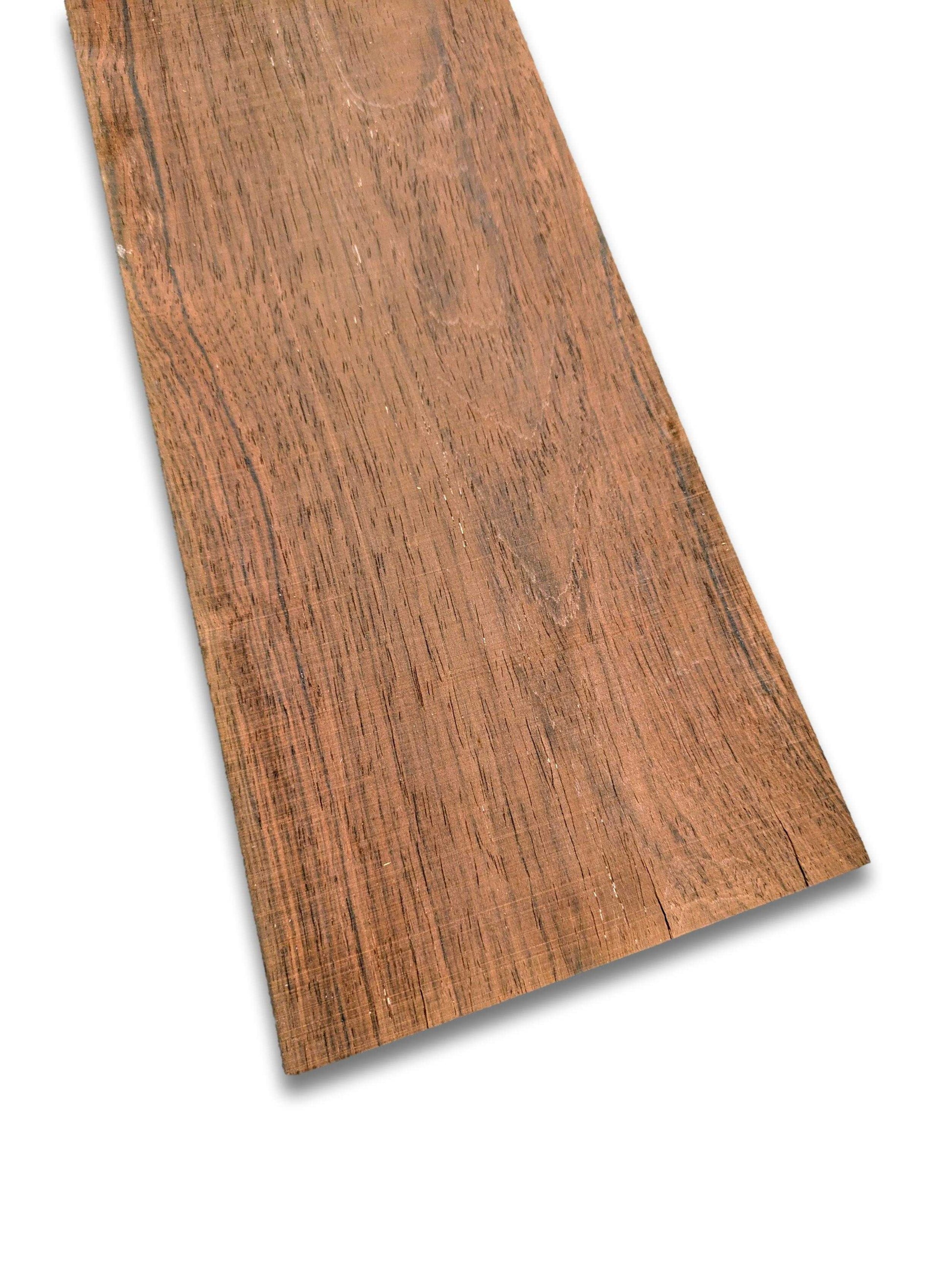 Palissander houtfineer 205 x 14 cm in naturel, onbehandelde staat met fijne houtnerfstructuur. Ideaal voor meubelbekleding of restauratie.