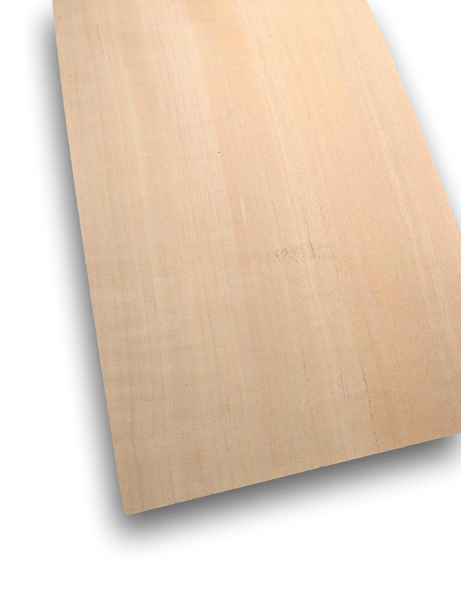 Los vel peren fineer 225 x 17 cm in naturel, onbehandelde afwerking. Geschikt voor meubelbekleding en restauratieprojecten.