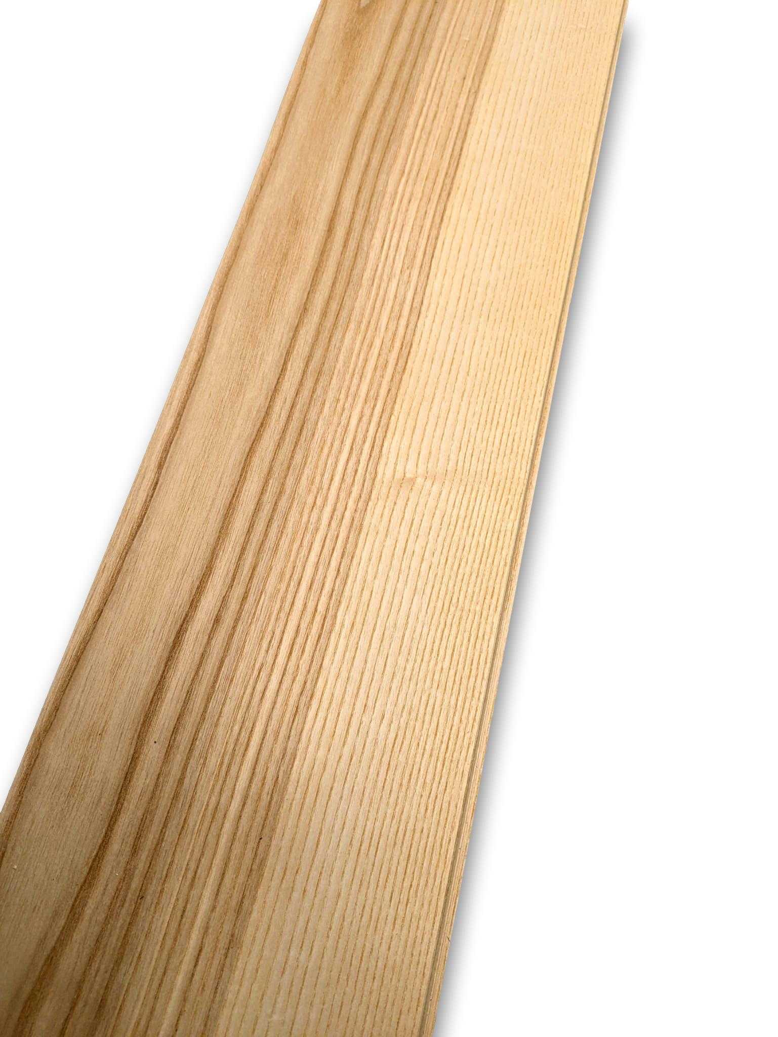 Los vel olijfessen fineer in naturel uitvoering, 245 x 17 cm. Ideaal voor marqueterie, renovatie of creatieve houtprojecten.