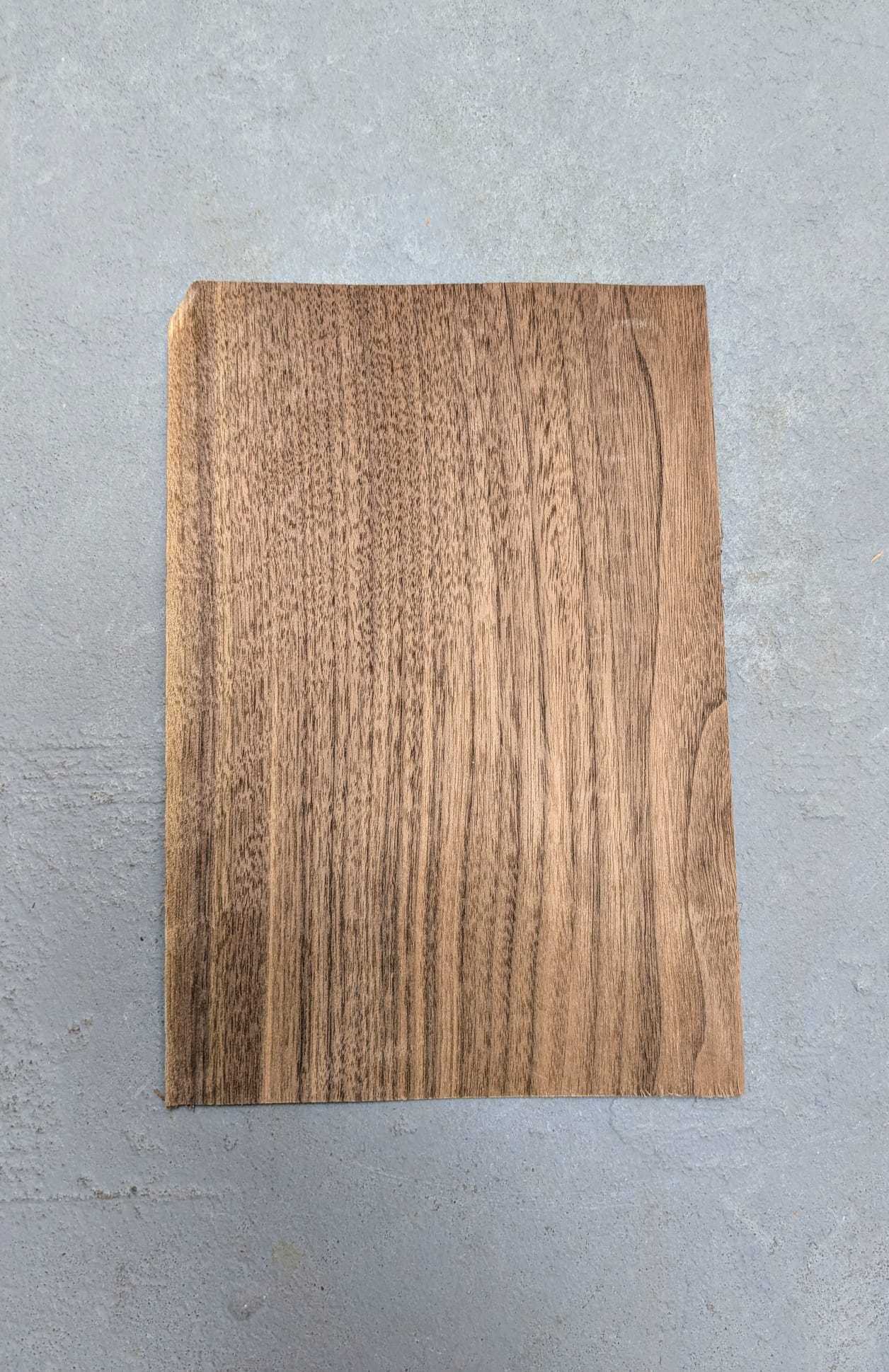 Nussbaum | 1,4 mm Sägefurnier| 25 x 15 cm