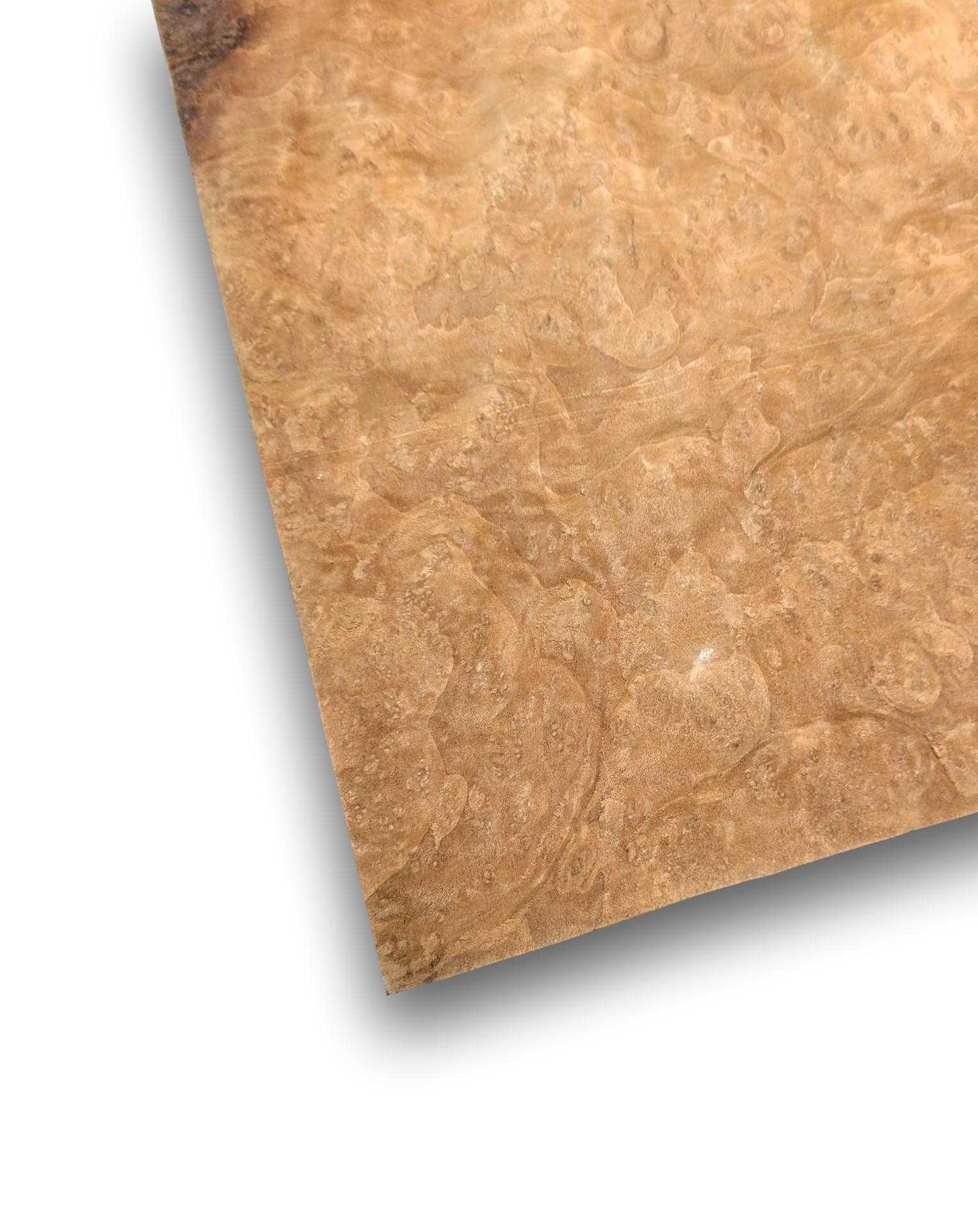 Laurel (wortel) houtfineer 26x25 cm met natuurlijke tekening en warme tinten, ideaal voor meubelbekleding of restauratieprojecten.