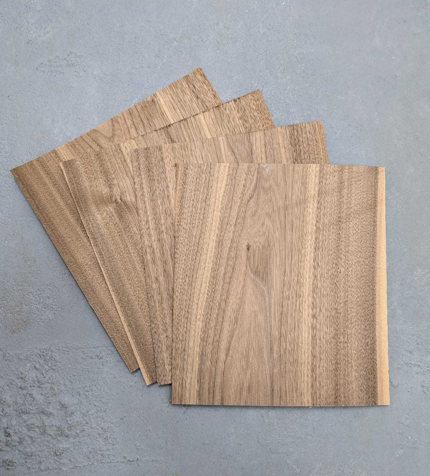 Set van losse vellen walnoot sperfineer 2,4 mm, 28 x 24 cm, natuurlijk hout zonder backing voor marqueterie of renovatiewerk.