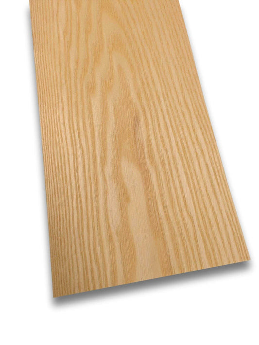 Essen houtfineer 42x16 cm met natuurlijke nerfstructuur, ideaal voor meubelbekleding of restauratieprojecten.