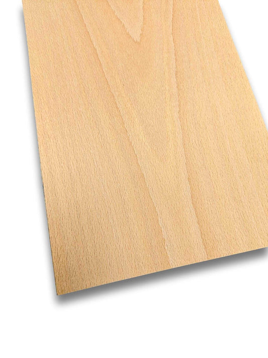 Beuken houtfineer 50 x 18 cm met natuurlijke nerfstructuur, ideaal voor meubelbekleding of restauratieprojecten.
