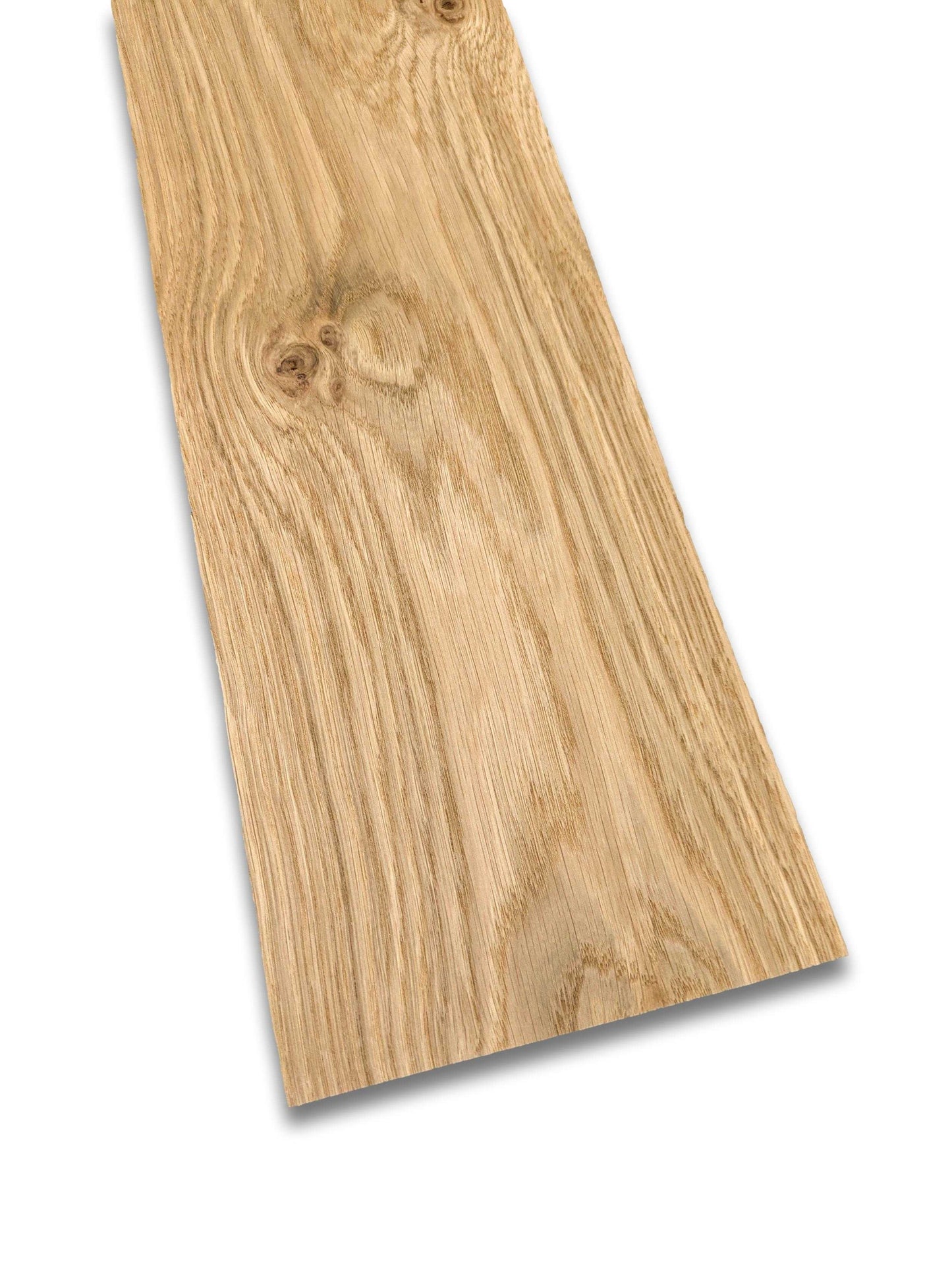 Eiken rustiek houtfineer 59 x 14 cm met natuurlijke noesten en nerfstructuur. Ideaal voor meubelbekleding of restauratieprojecten.