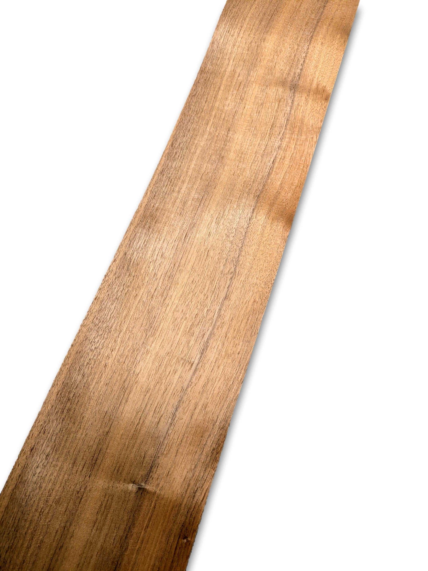 Detail van walnoot houtfineer 60 x 12 cm, naturel en zonder backing. Perfect voor kunst- en knutselwerken of paneelbekleding.