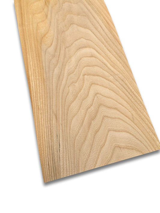 Essen houtfineer 66 x 18 cm met natuurlijke nerfstructuur, ideaal voor meubelbekleding of restauratieprojecten.