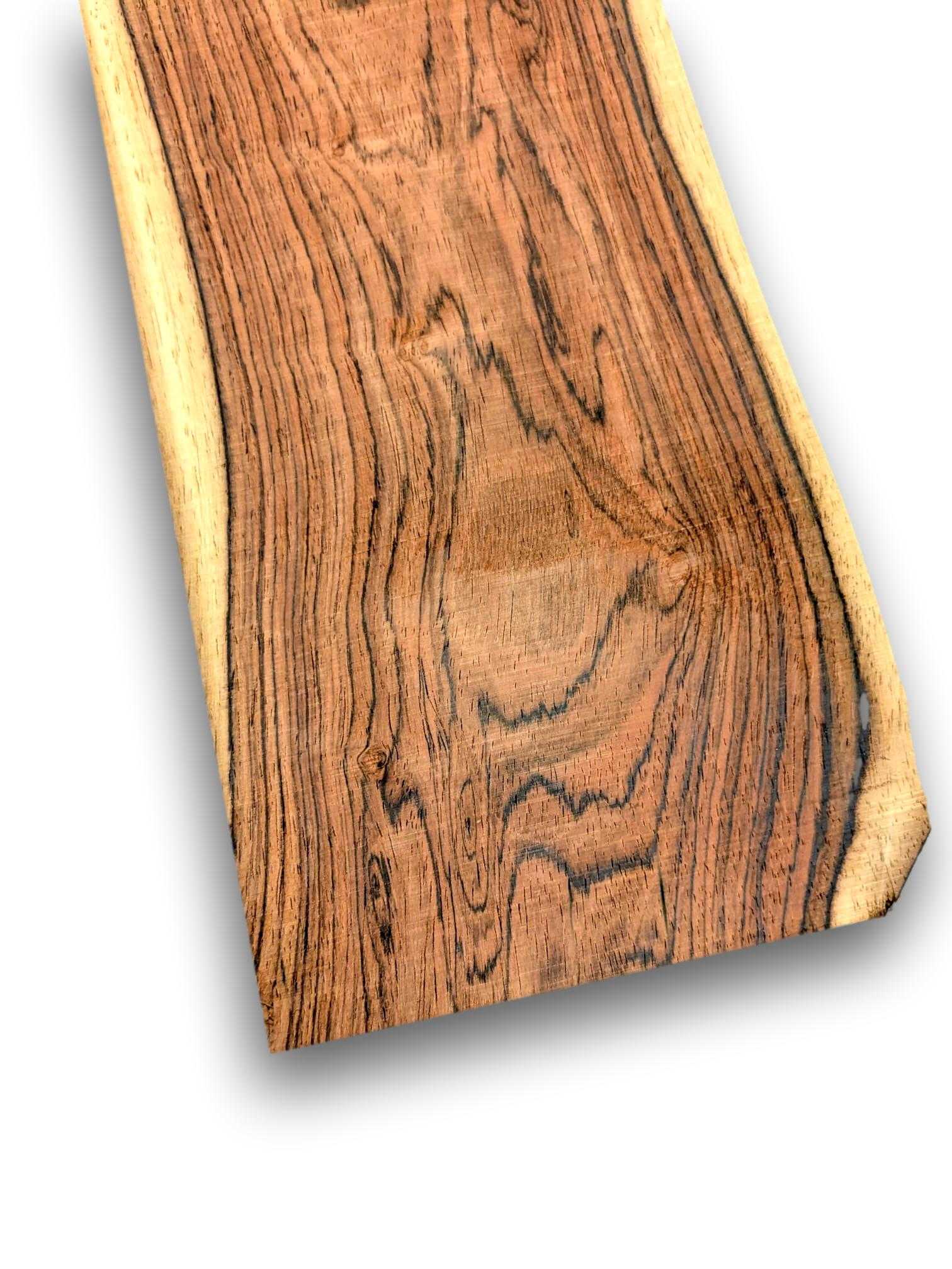 Palissander houtfineer 90 x 15 cm met natuurlijke tekening en warme tinten, ideaal voor meubelbekleding of restauratieprojecten.