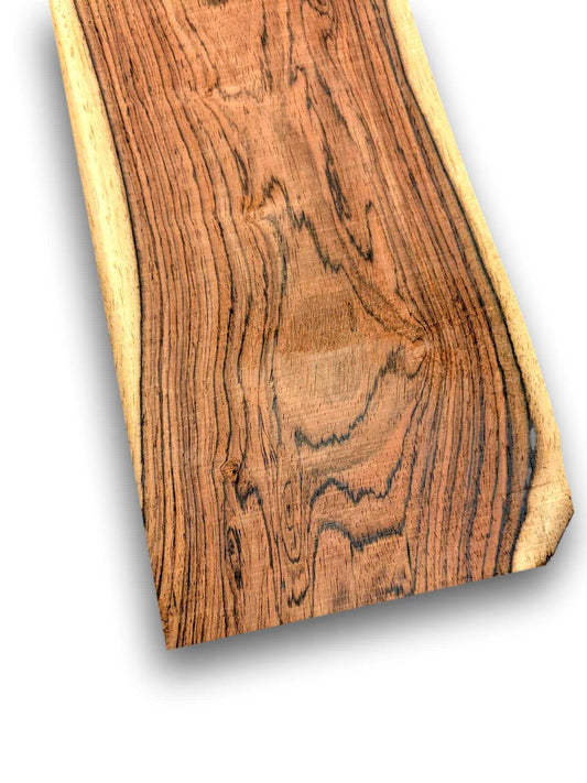 Palissander houtfineer 90 x 15 cm met natuurlijke tekening en warme tinten, ideaal voor meubelbekleding of restauratieprojecten.